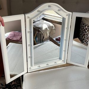 White Trifold Lightup Vanity Mirror